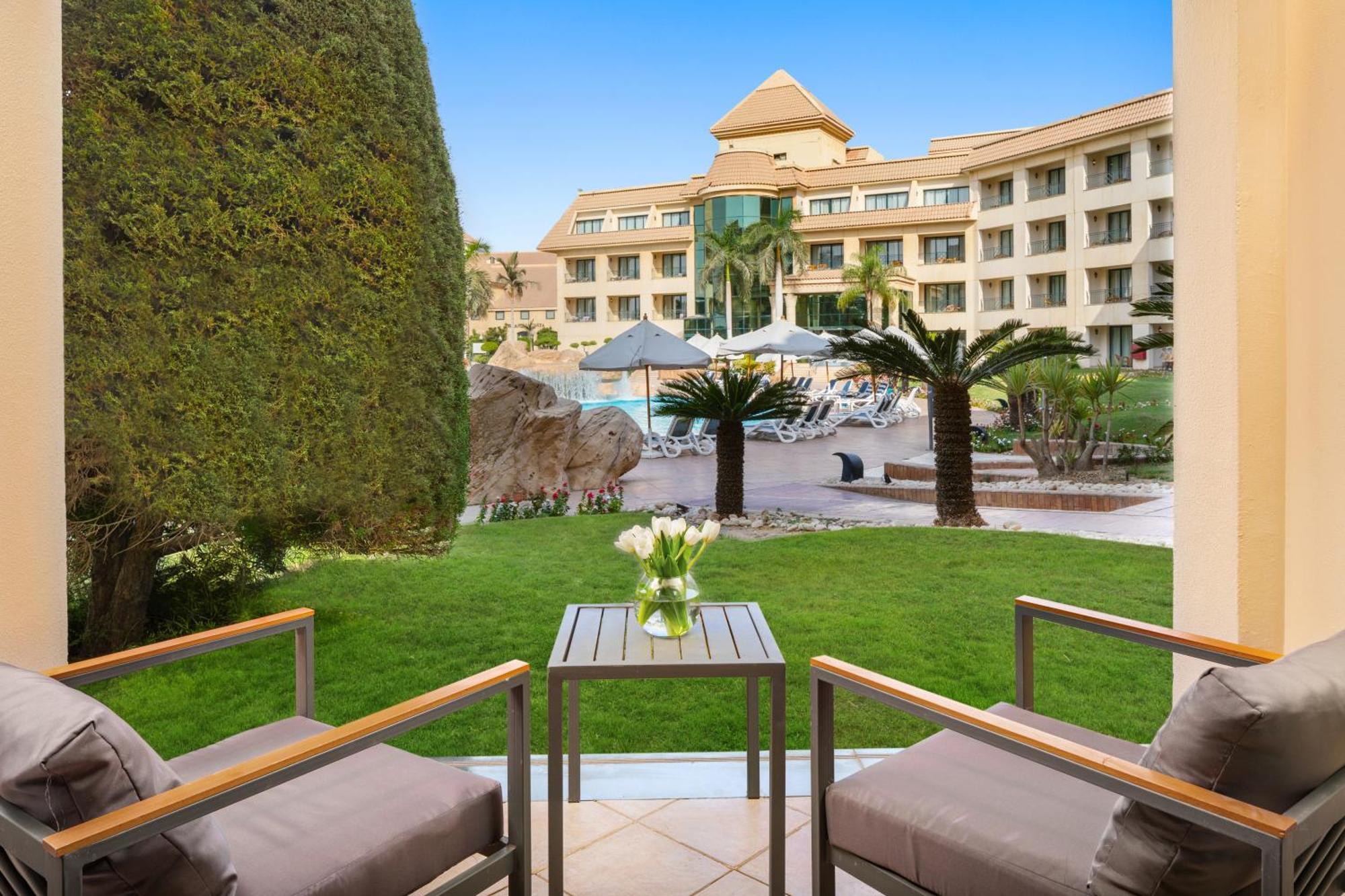 Hilton Pyramids Golf Hotel 6th of October City Kamer foto
